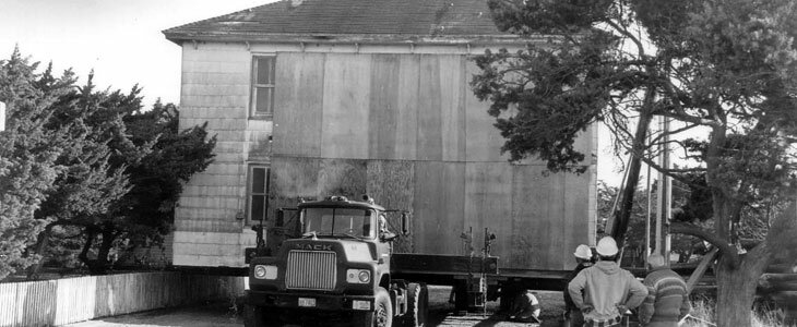David Williams House being moved